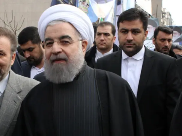 روحانی: با احترام به افکار گوناگون و شنیدن صدای مردم، بقای انقلاب تضمین میشود