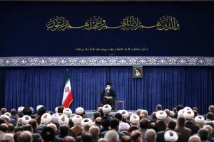 رهبر معظم انقلاب: تورم بالا در سالهای متعدد روی نظام توزیع درآمدها اثر میگذارد