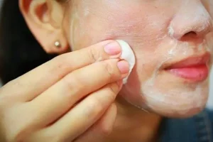 با سفیدآب صورتتو مثل سلبریتی های هالیوود کن | ارزا نترین و بی دردسرترین ره برای رسیدن به پوستی شفاف