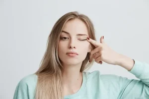 یک روش معجزه آسا برای پرپشت شدن ابرو در مدت زمان کم | روش خانگی و ارزان قیمت برای داشتن مژه های پر