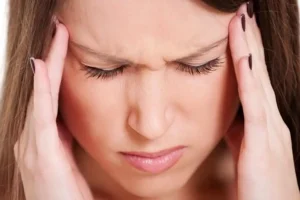 با این ترفند بدون نیاز به دارو و دکتر از شر سردردت راحت شو + روش خانگی