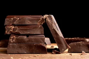 خواص بیشمار خوردن شکلات و کاکائو برای بدن | از خوردن شکلات غافل نشوید