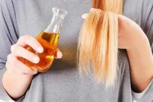 موهاتو بدون نیاز به هزینه های زیاد کراتین تو خونه صاف کن | نسخه های طبیعی و گیاهی برای رفع وزی موها
