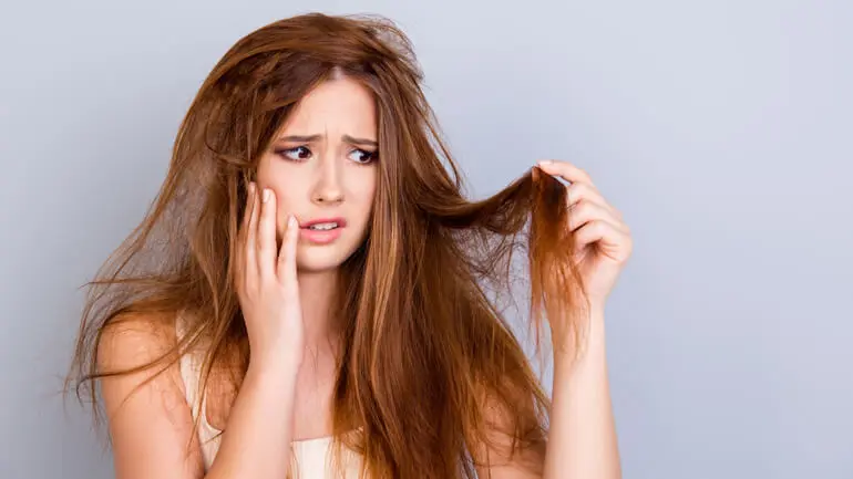 موهای خشک و آسیبدیده خود را با این راهکار خانگی احیا کنید | ترکیب تخم مرغ با این لبنیات معجزه میکند