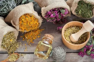 با این 15 گیاه ساده کبد خود را هر روز کارواش کنید + صرف شویی برای عمر 120 ساله