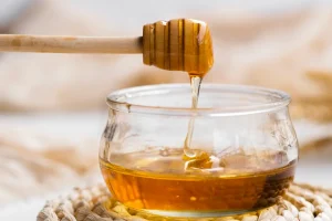 از فواید خوردن عسل قبل از خواب غافل نشوید