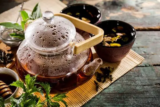 جوشانده این گیاه ضد سرفه، ضد افسردگی، ضد نفخ، ضد سردرد و ضد آلزایمر است