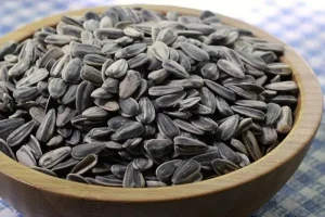همه مضرات و فواید تخمه که نمیدانستید