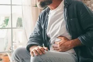 چرا وقتی گرسنه نیستیم بازم شکم ما قار و قور میکنه؟