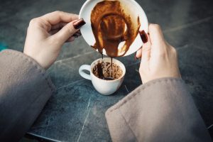فال قهوه 15 آبان ماه | فال قهوه امروزتان چه راز شگفت انگیزی را برایتان آشکار میکند؟
