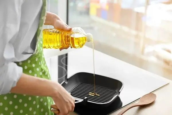 روغن اضافی را با این روشها از غذای خود حذف کنید