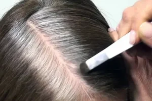 بدون رنگ کردن ریشه های سفید موهاتو نابود کن | ترفند سریع محو کردن ریشه های سفید مو بدون رنگ کردن!