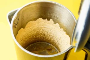 فرمول جادویی تمیز کردن رسوب کتری و سماور تو یک چشم بهم زدن | ترفند طلایی سریع رسوب زادیی کتری با این ماده خونگی