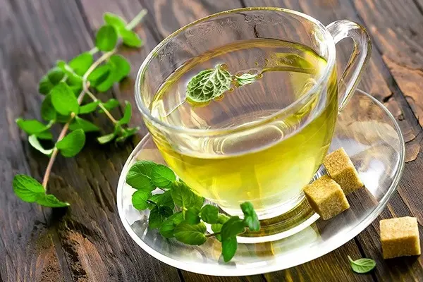 این دمنوشها قاتل نفخ هستند | نفخ را سهسوته با این دمنوشها از بین ببرید