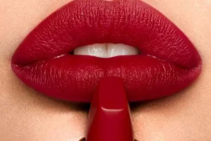 روانشناسی شخصیت | میخوای بدونی تو سر خانومت چی میگذره؟ کافیه به رنگ رژش دقت کنی
