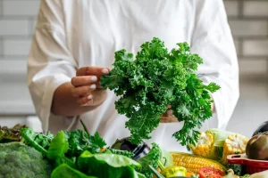 با مصرف این سبزی چربی شکم شما مثل کوره اب می شود