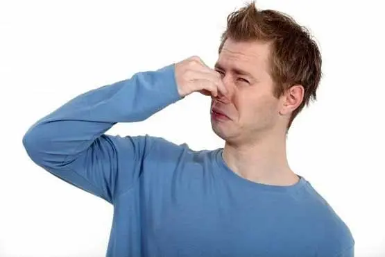 میدونستی بوی بدنت میگه چه بیماری داری؟ | انواع بوی بدن نشانه چه بیماریهایی است؟