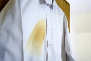 یک ترفند جادویی برای از بین بردن جای سوختگی روی لباس با اتو