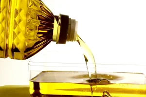 ترفند تصفیه روغن سوخته مثل آب خوردن | با این روش روغن سوخته و مصرفشده رو مثل روز اولش کن