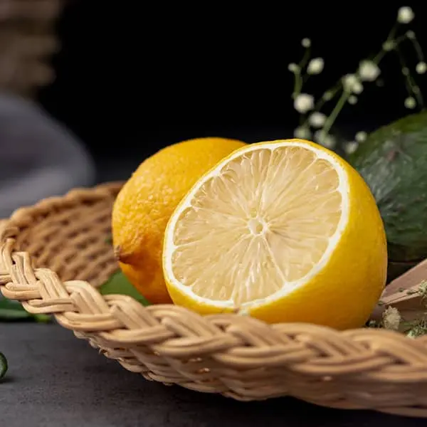 این میوه باعث کاهش سرفه و گلودرد، ، تقویت سیستم دفاعی و کاهش دردهای مفصلی می شود