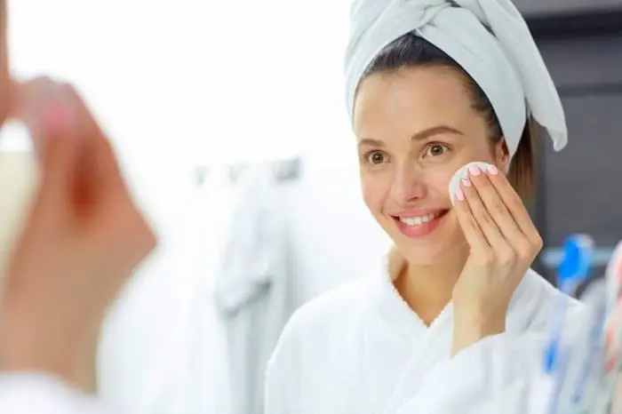 ساده ترین و ارزان ترین راه ها برای کمتر نشون دادن سن از لحاظ ظاهر و صورت