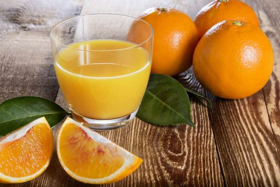 استفاده از آب این میوه و عرق آن تپش قلب و دلشوره را ازبین میبرد