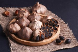 این سبزی سیاه و پرخاصیت را اینگونه مصرف کنید کبد چرب درمان و چربی شکمی آب می شود