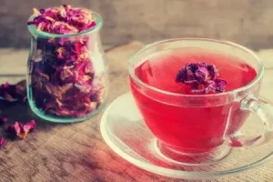 این گیاه قاتل سرطان است | این دمنوش بهتر از شیمی درمانی عمل می کند