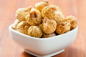 تقویت استخوانها، کمک به بهبود زخم معده ، درمان یبوست و تقویت حافظه با این میوه خشک
