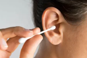واسه جرمگیری گوش دیگ دکتر نرو | روش خانگی از بین بردن جرم گوش مثل آب خوردن