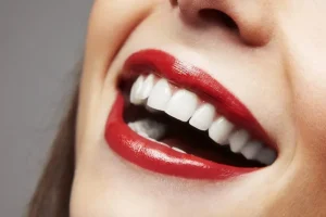 برای عید دندان های سفید و دهان بدون بو داشته باشید + روش مصرف یک داروی طلایی