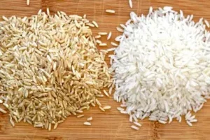 این عرق خانگی دارای پروتئین و فیبر‌ و مقادیر بالایی از ویتامین‌های گروه E و B است