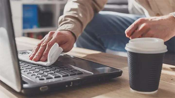 تمیز کردن کیبورد به راحت ترین روش | با این ترفند جادویی کیبورد کثیف بده نو تحویل بگیر