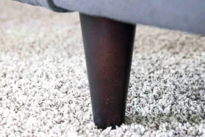 با این ترفند ساده جای پایه مبل رو از رو فرشت از بین ببر + جزئیات کامل