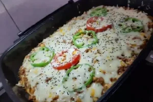تو سه سوت بدون نیاز به فر تو خونه پیتزا درست کن | طرز تهیه پیتزا تابه ای