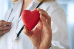 این نوشیدنی دوست دار قلب، حمله قلبی را کاهش ۲۵ درصد کاهش می دهد