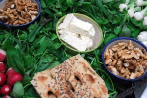 مصرف این سبزی با پنیر قبل از ناهار سردرد را از بین می برد