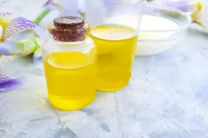 دفع مواد سمی، تسکین درد، جلوگیری از تشکیل سنگ صفرا و سلامت رحم فقط و فقط با این روغن ارزان قیمت