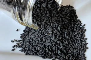 کاهش کلسترول ، فشار خون و التهاب با این دانه مشهور