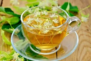 یک چای ساده و اینهمه خاصیت؟ چای این گیاه باعث کاهش فشار خون بالا، القای حس آرامش، تسکین اضطراب میشود