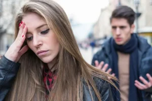 8 نشانه که از نظر عاطفی وابسته هستید، اما واقعا عاشق نیستید
