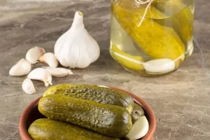 دفع سموم کبد، تقویت باکتری‌های مفید دستگاه گوارش و درمان یبوست با این خوراکی سرشار از فیبر و آنتی اکسیدان