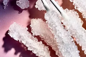 درمان کم‌حواسی و تقویت حافظه، درمان عفونت های روده ای و در درمان آسم، تنگی نفس و تپش قلب با این خوراکی خوشمزه که تو خونه هممون هست
