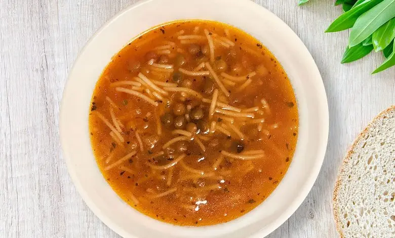 طرز تهیه یک سوپ که سرشار از پروتئین گیاهی، فیبر، انواع ویتامینها نظیر ویتامین B9 و اسید فولیک است