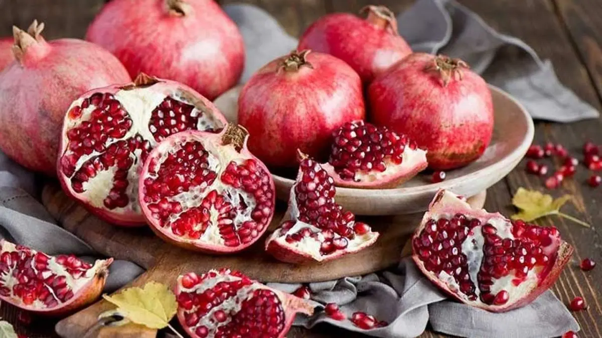 به جای مصرف دهانشویههای شیمیایی میتوانید از جوشانده پوست این میوه استفاده کنید