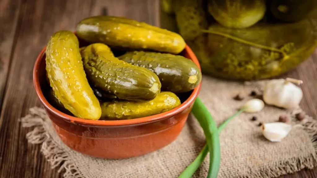 هشدار جدی/ لب به این نوع خیارشور نزنید