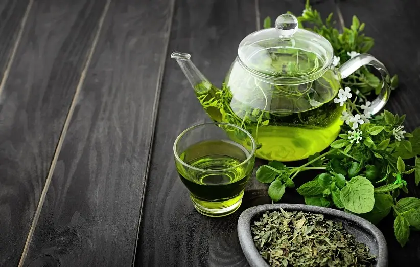 بلایی که نوشیدن چای سبز و سیاه زیاد سرتان می آورد