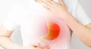 علائم ریفلاکس و ترش کردن معده چیست؟ + راههای مقابله با ترش کردن معده