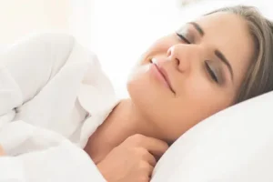 با این 7 ترفند حتی شب موقع خواب وزن کم کن