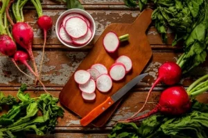 مصرف این صیفی قرمز در وعده ناهار 72 بیماری گوارشی، روده ای و معده رو از بین میبره